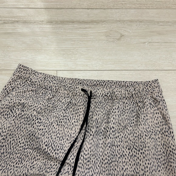 Lululemon Dottie dash draw string pants - Picture 2 of 4